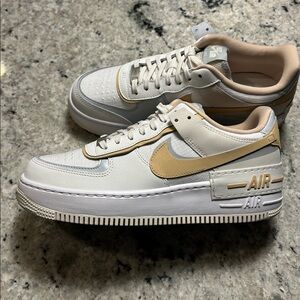 Nike Air Women’s 9.5 White and Beige Sneakers